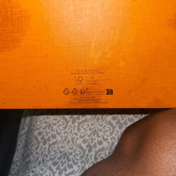 Louis Vuitton Green Sneakers - Picture 10 of 11